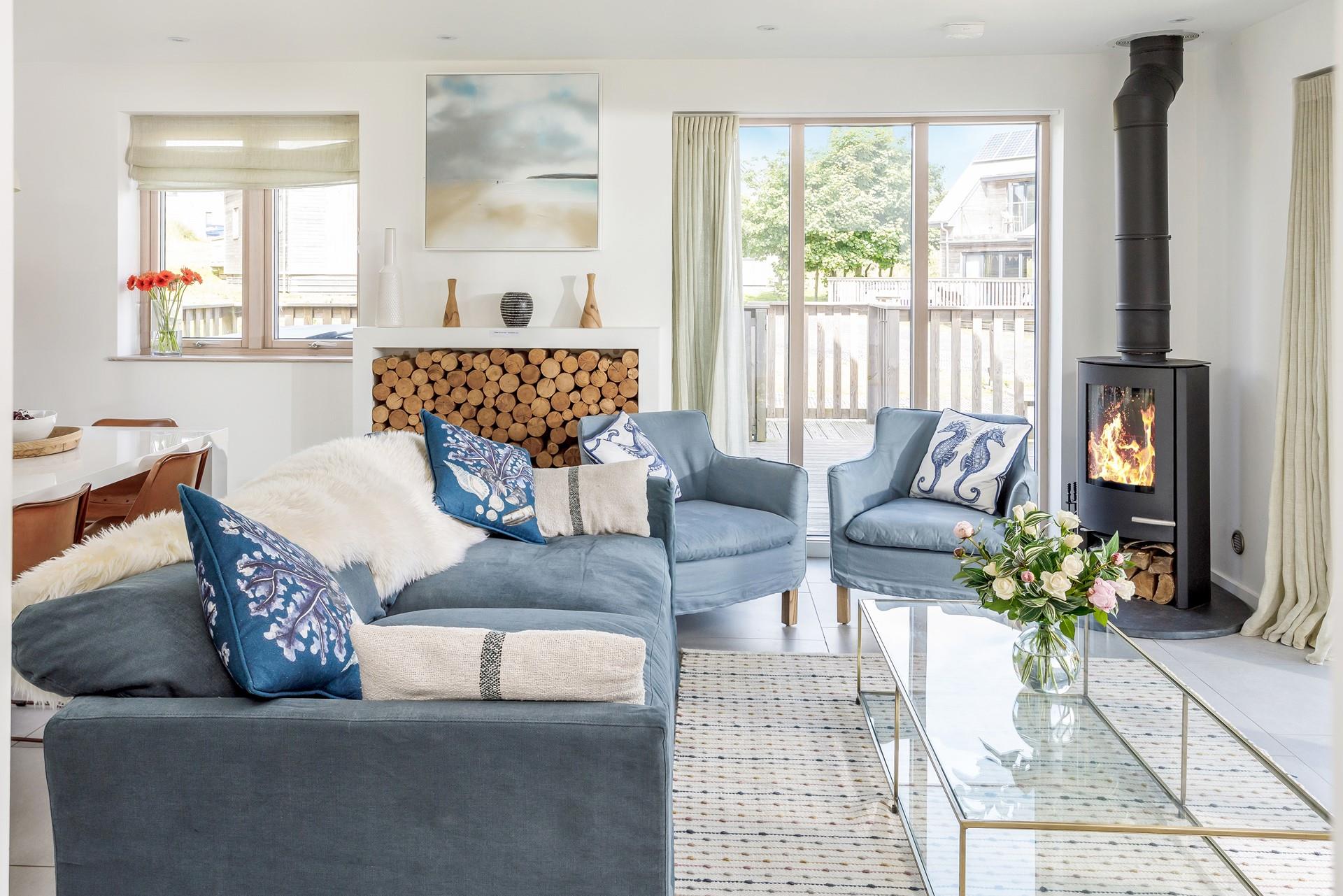 The cosy lodge has stylish Scandinavian-inspired decor and oozes luxury and charm.