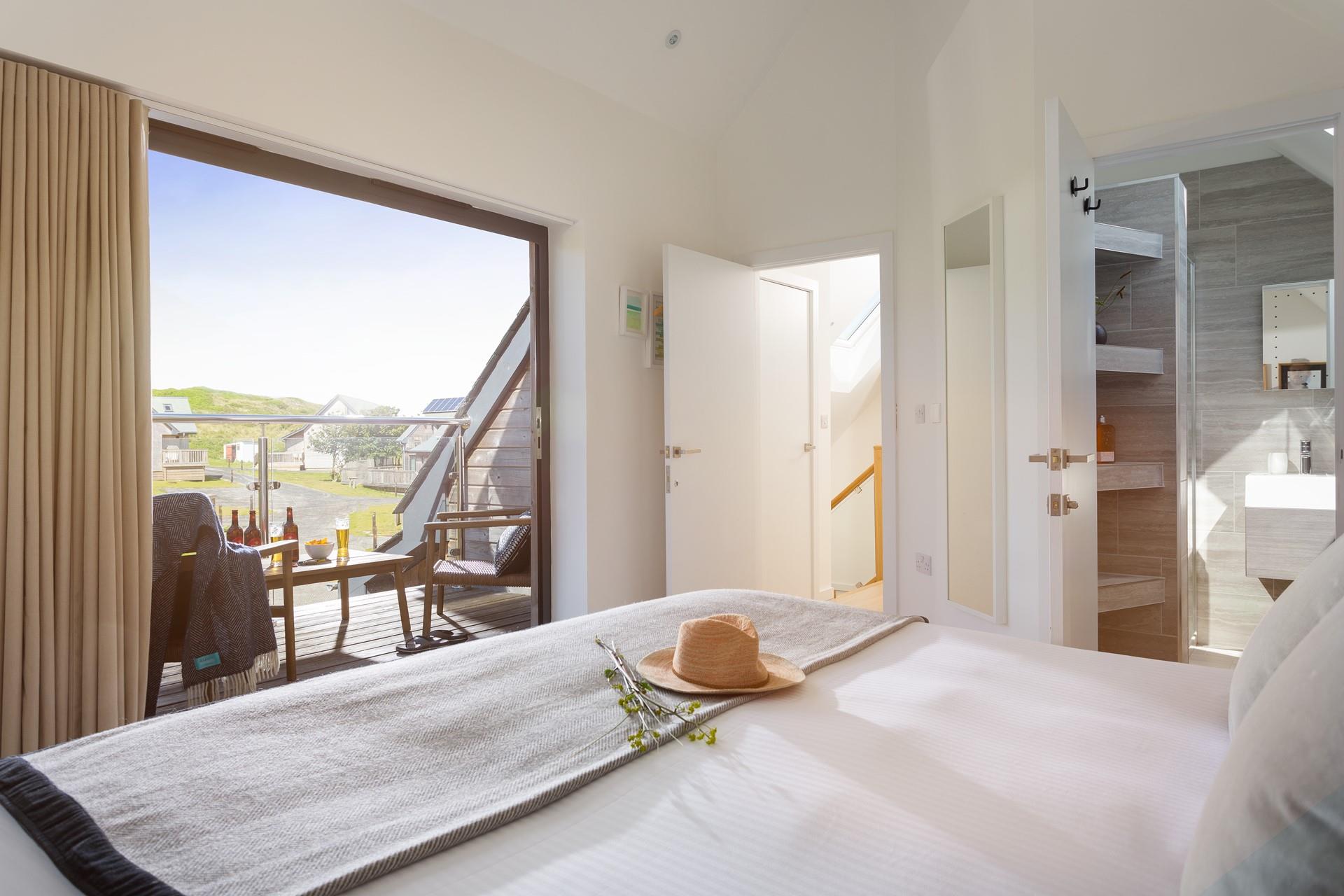 Wash off salty skin before heading out to unwind on the balcony.