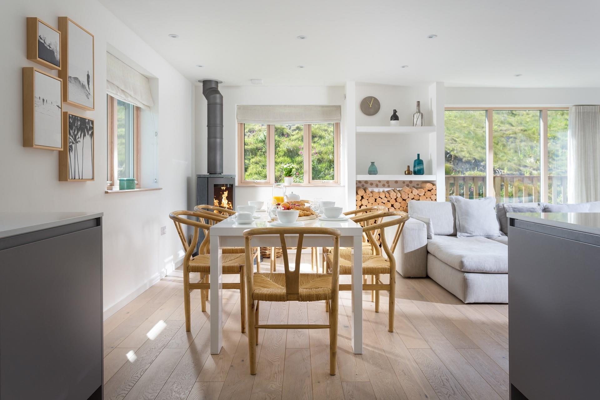 The dining area is lovely to get together for breakfast before a day on the beach. 