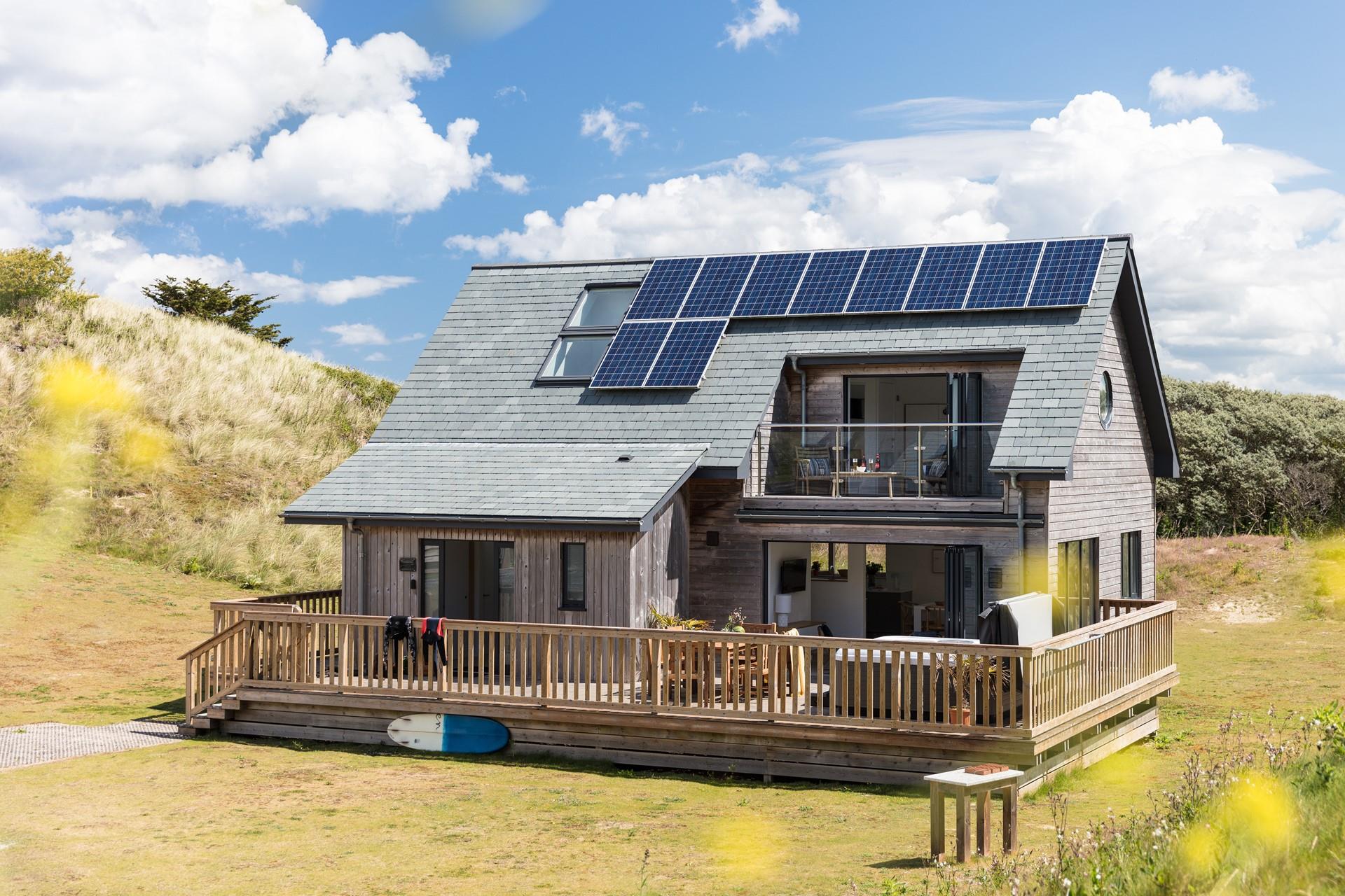 Spend your days on the beach at Sandy Acres, perfect for surfing or sunbathing!