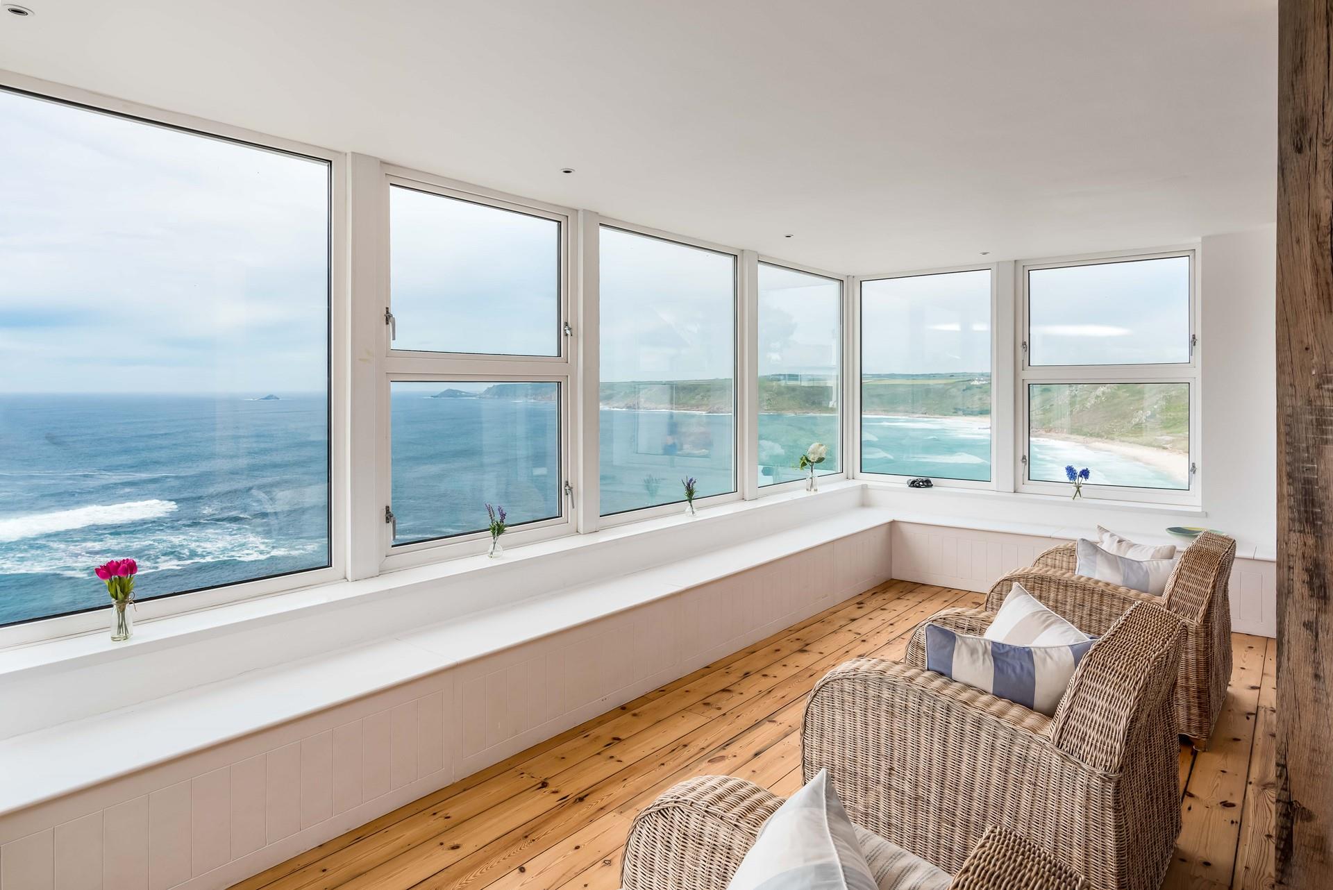 West Cornwall´s dramatic Sennen Cove provides the picture-perfect backdrop.