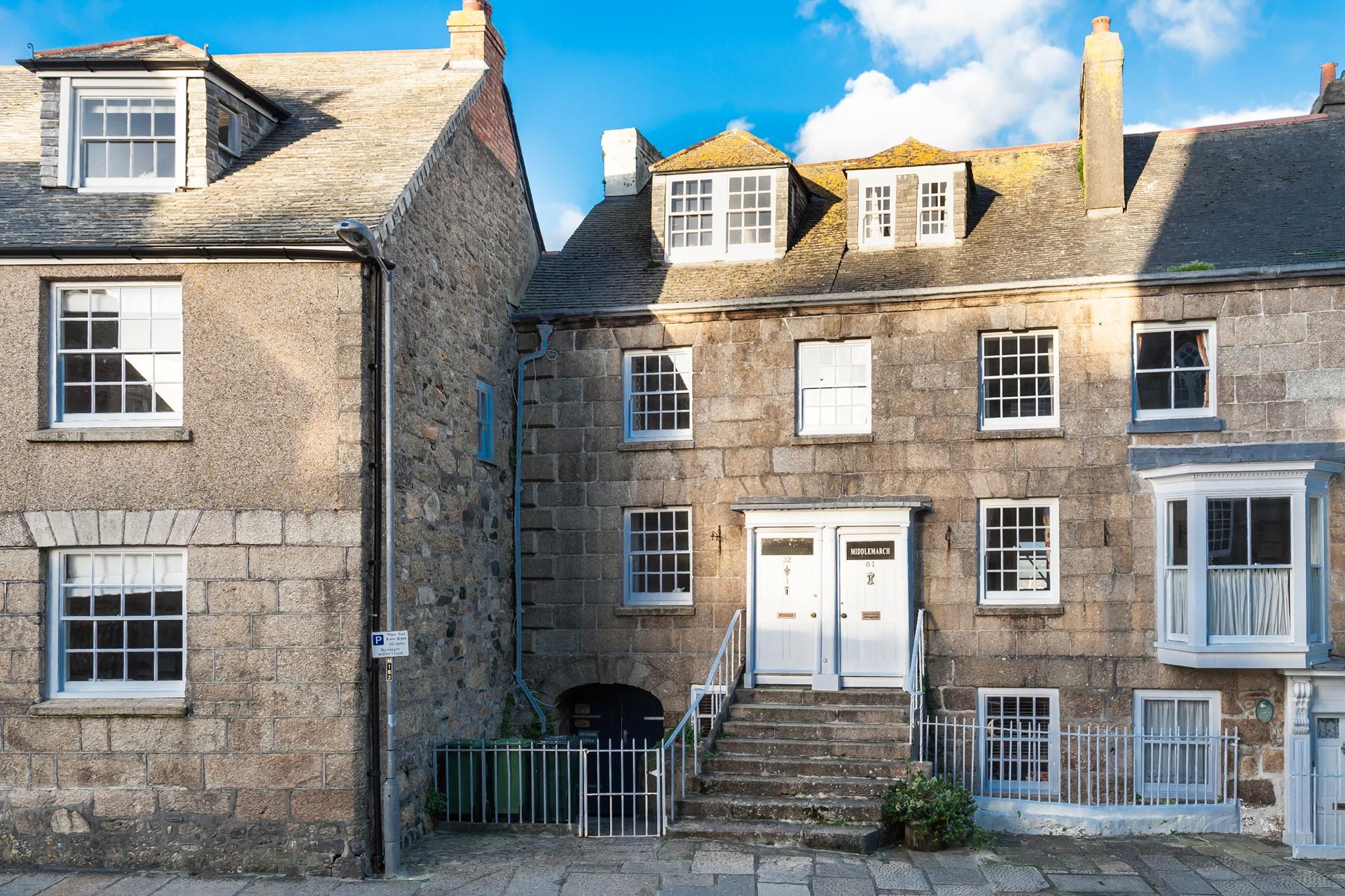 Top Flat is perfect for couples wanting to explore Cornwall.