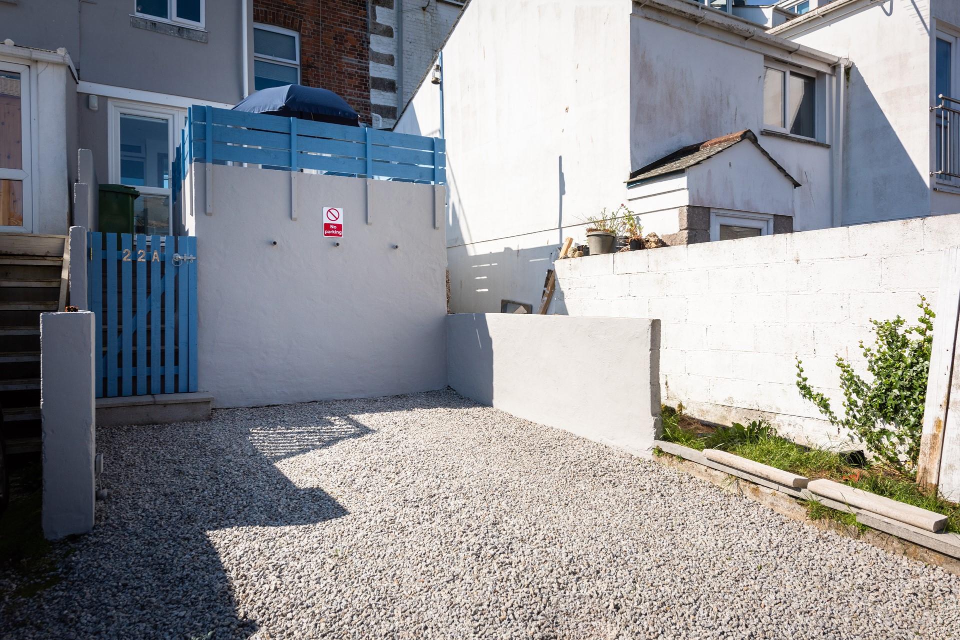 The property even benefits from a parking space so you can safely leave the car behind whilst exploring St Ives cobbled streets.