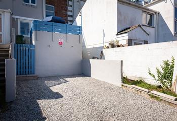 The property even benefits from a parking space so you can safely leave the car behind whilst exploring St Ives cobbled streets.