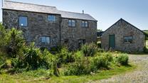 The front of the farmhouse has ample parking for your stay.