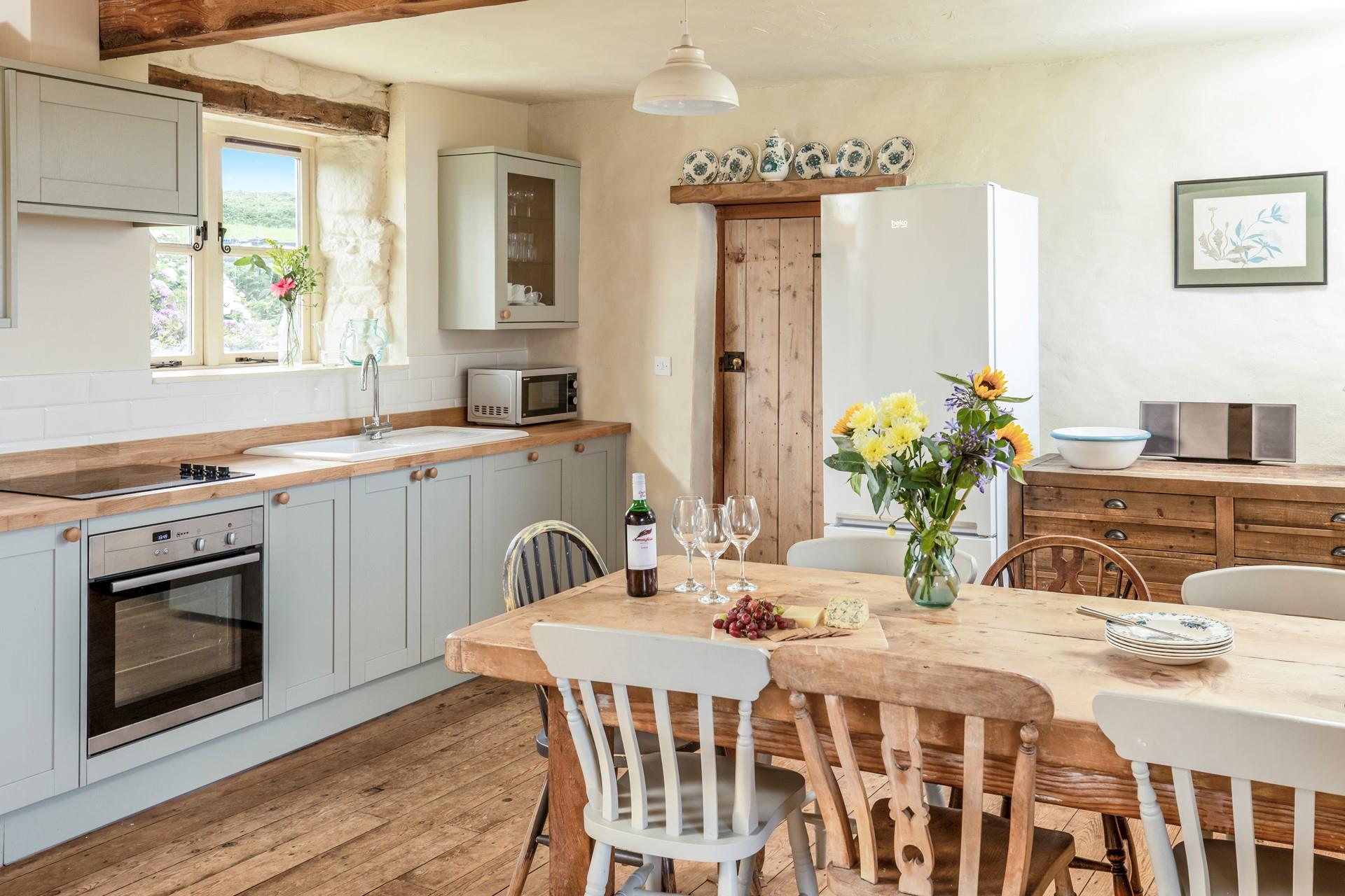 Let the chef of the family cook up a storm in the well-equipped kitchen.