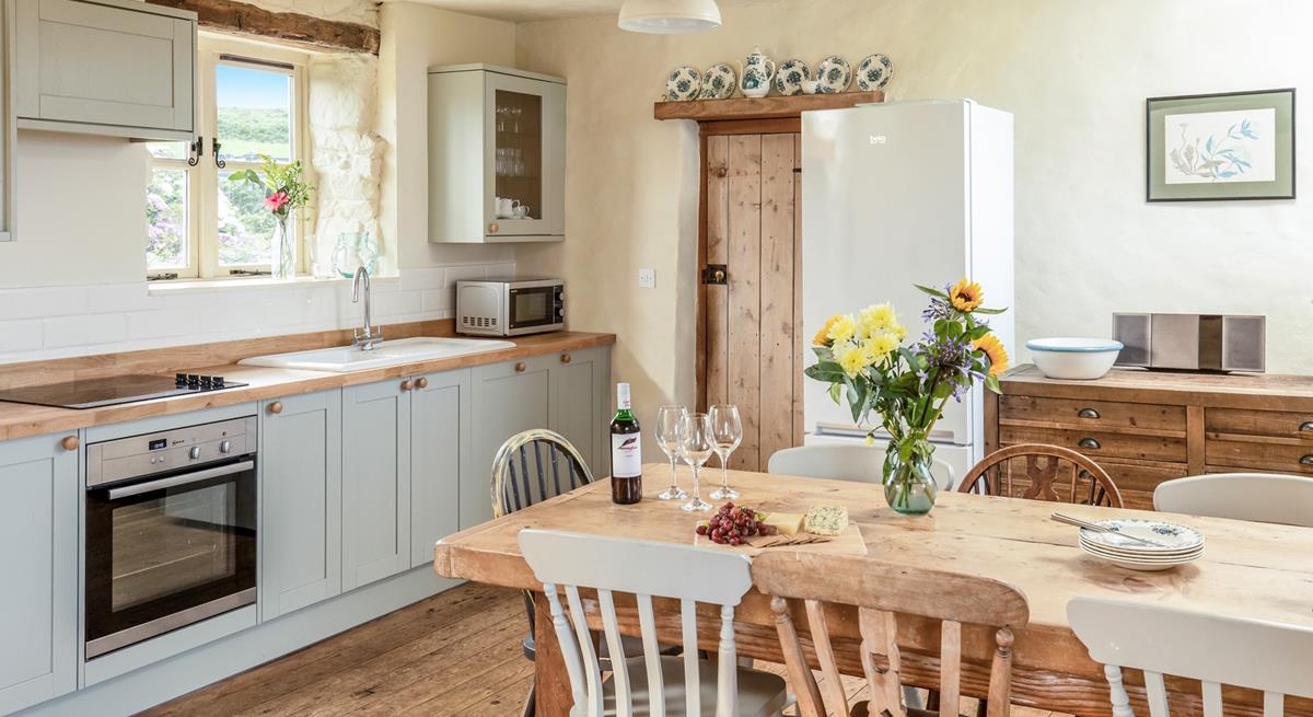 Let the chef of the family cook up a storm in the well-equipped kitchen.