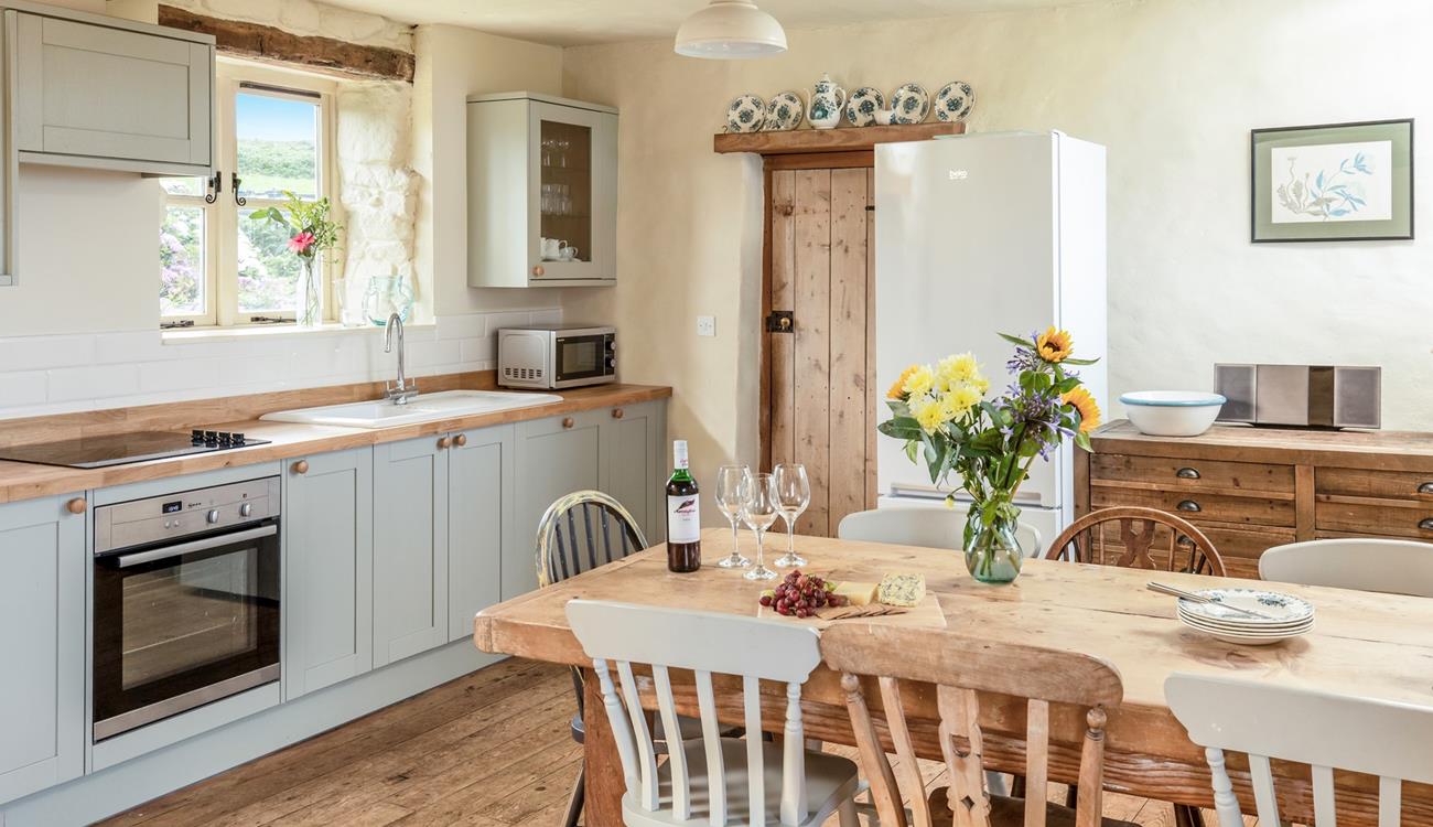 Let the chef of the family cook up a storm in the well-equipped kitchen.