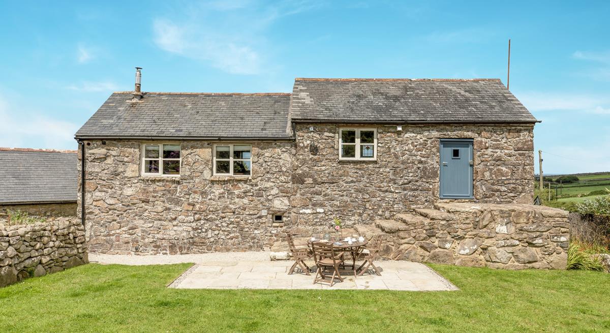 Take your breakfast al fresco in the morning sunshine.