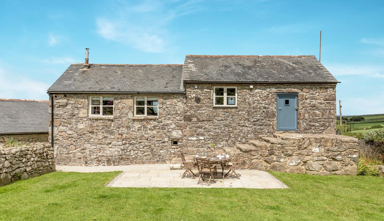 Take your breakfast al fresco in the morning sunshine.