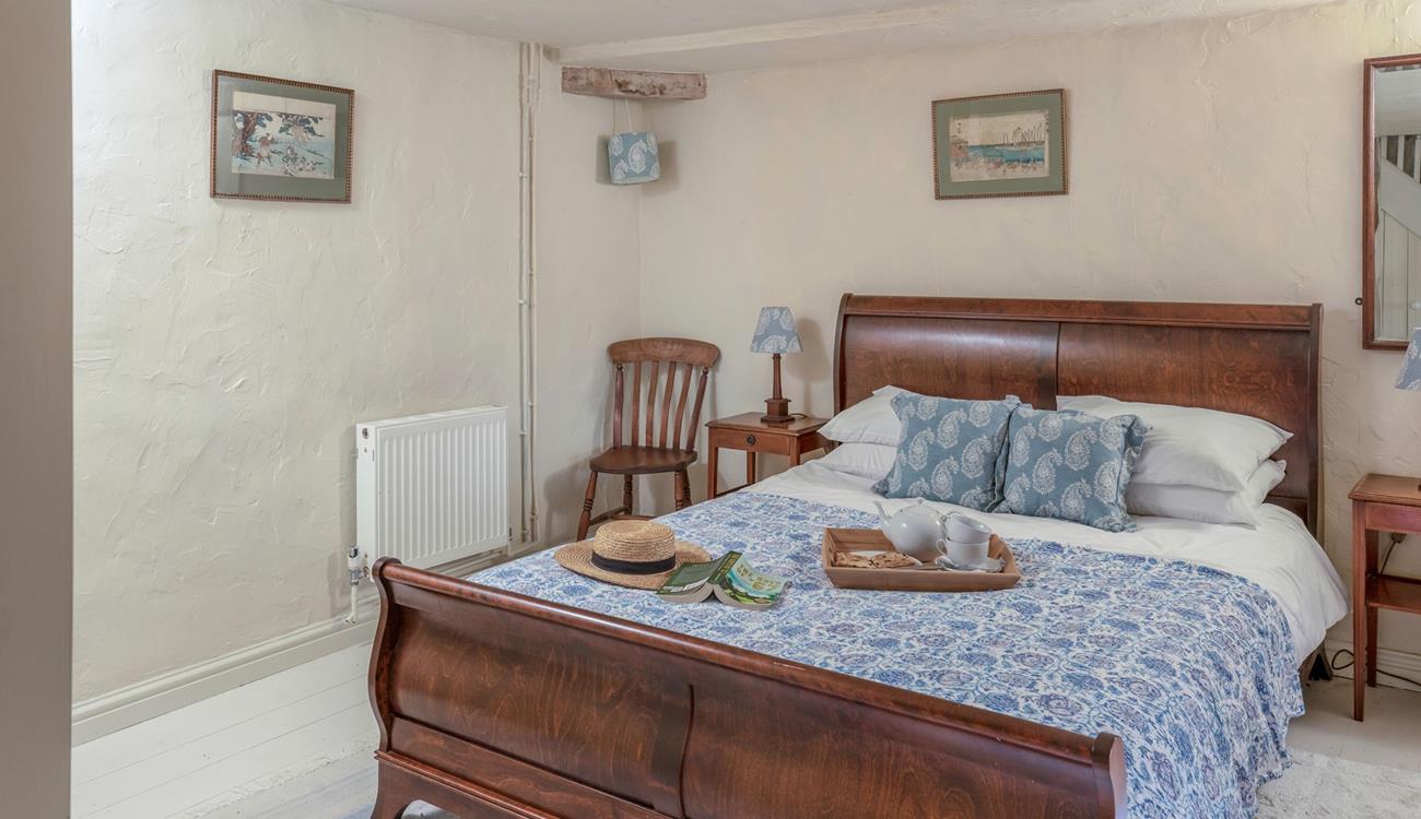 This comfy king size bed enables you to completely relax and sleep soundly.