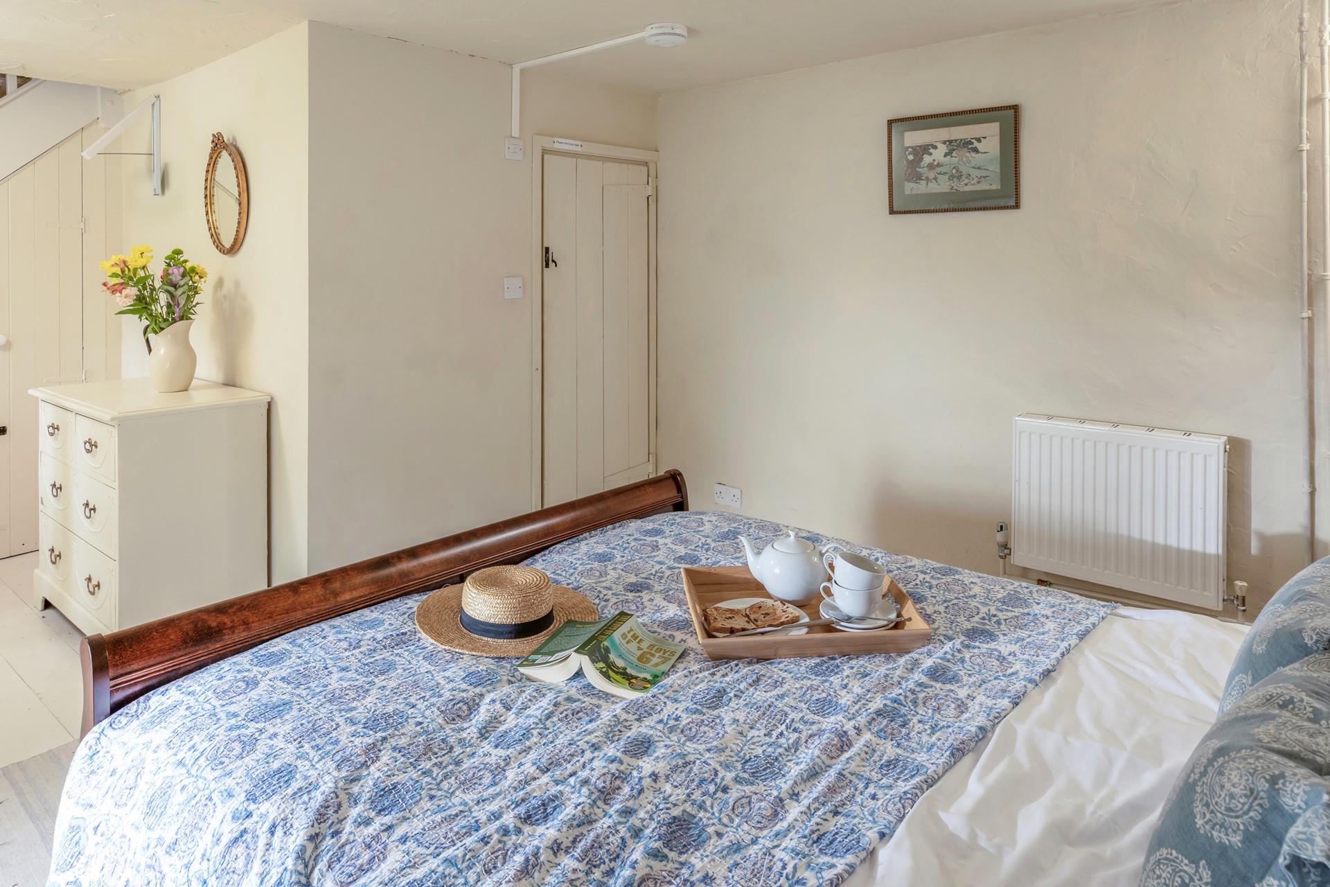 Wake up and wander into the en suite to get ready for the day.