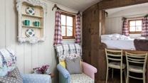 This cosy retreat is great for a romantic getaway; spend lazy mornings cosy in bed, then wander out for a countryside walk.