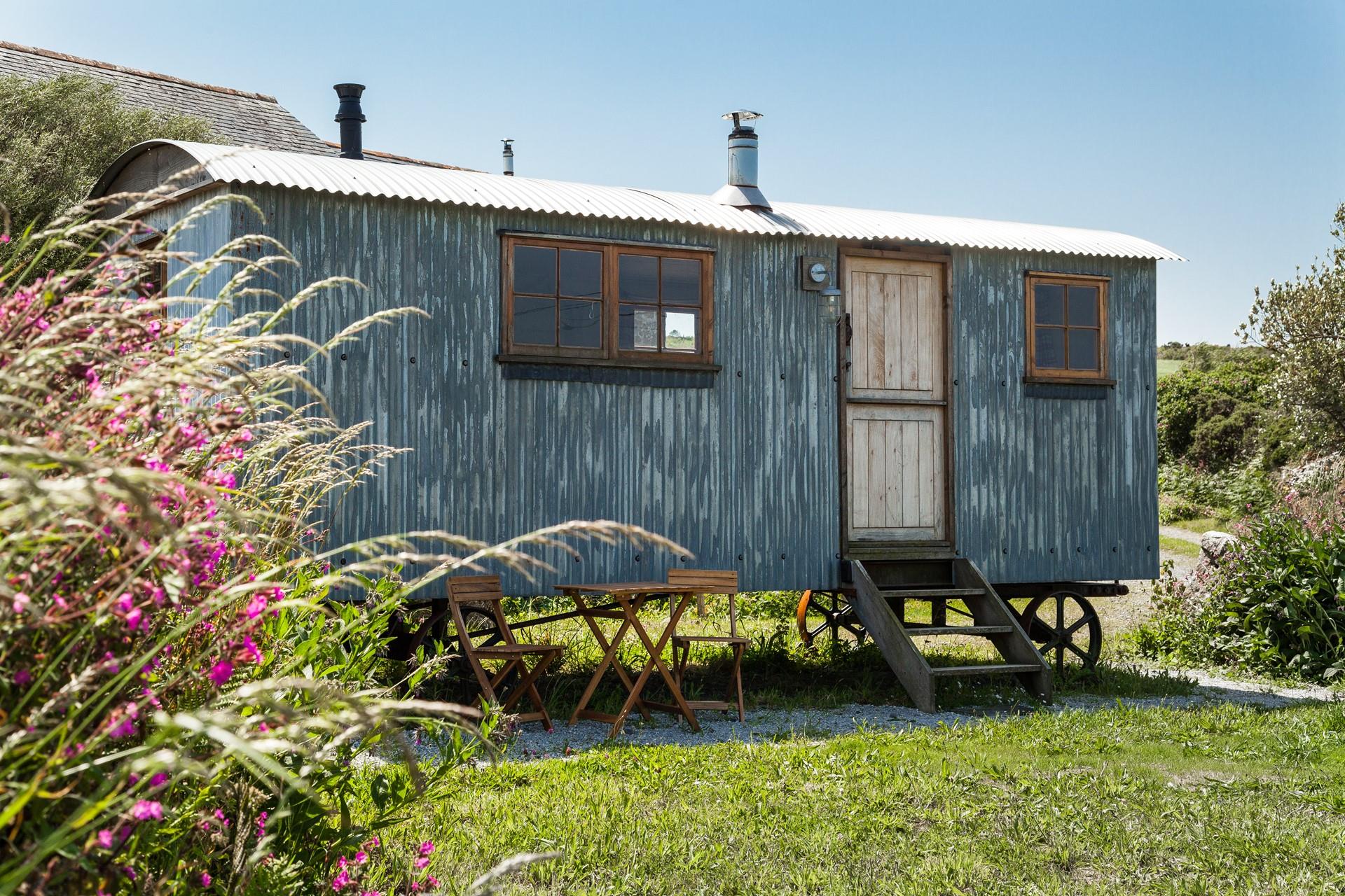 This quirky shepherd hut for two is in the heart of Morvah's countryside. With private outside seating, you can enjoy breakfast or lunch alfresco.
