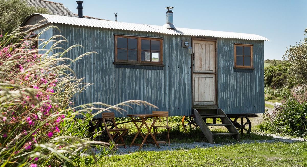 This quirky shepherd hut for two is in the heart of Morvah's countryside. With private outside seating, you can enjoy breakfast or lunch alfresco.