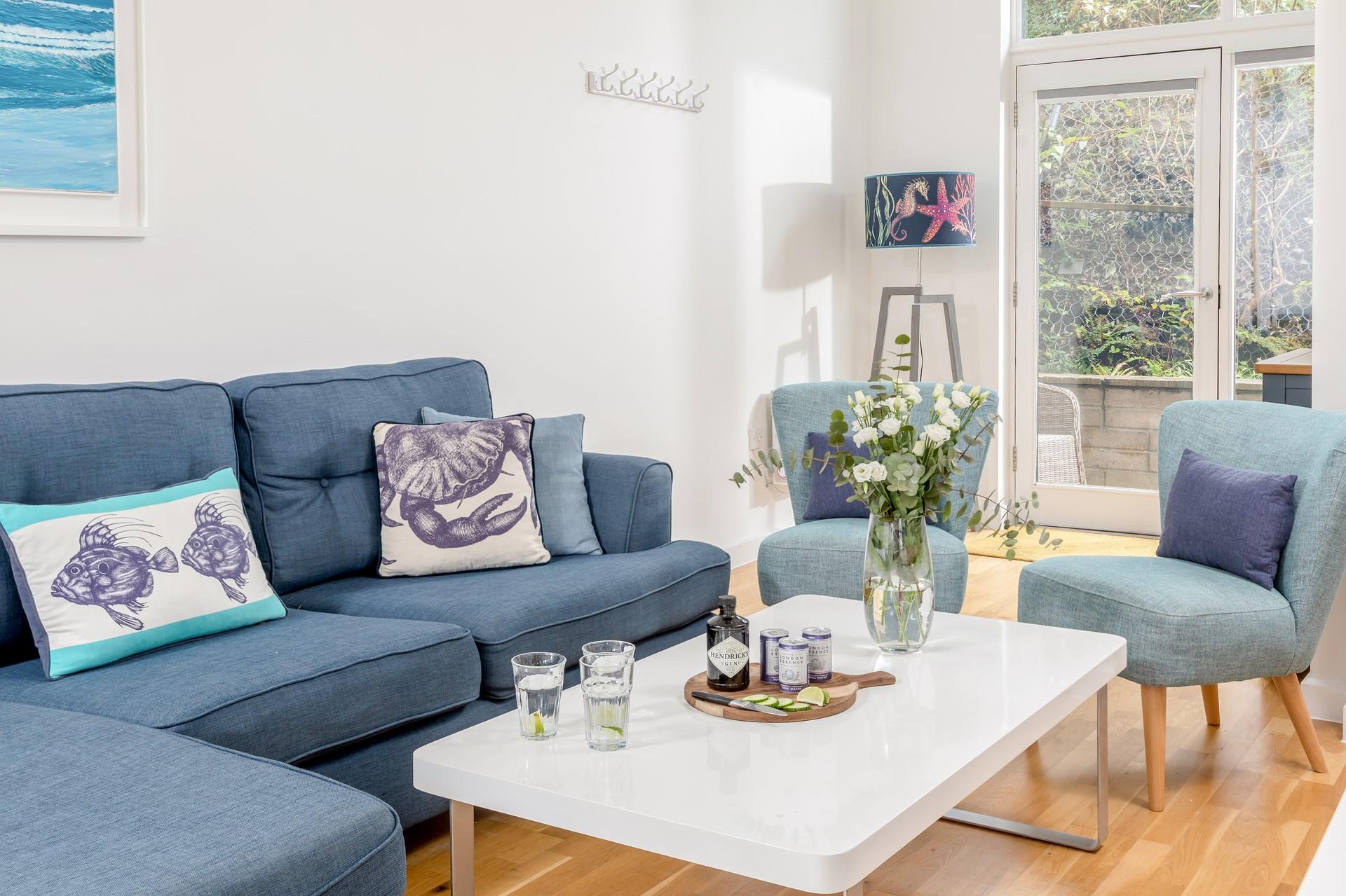 On cooler evenings the lounge offers the perfect area to cosy up and socialise.