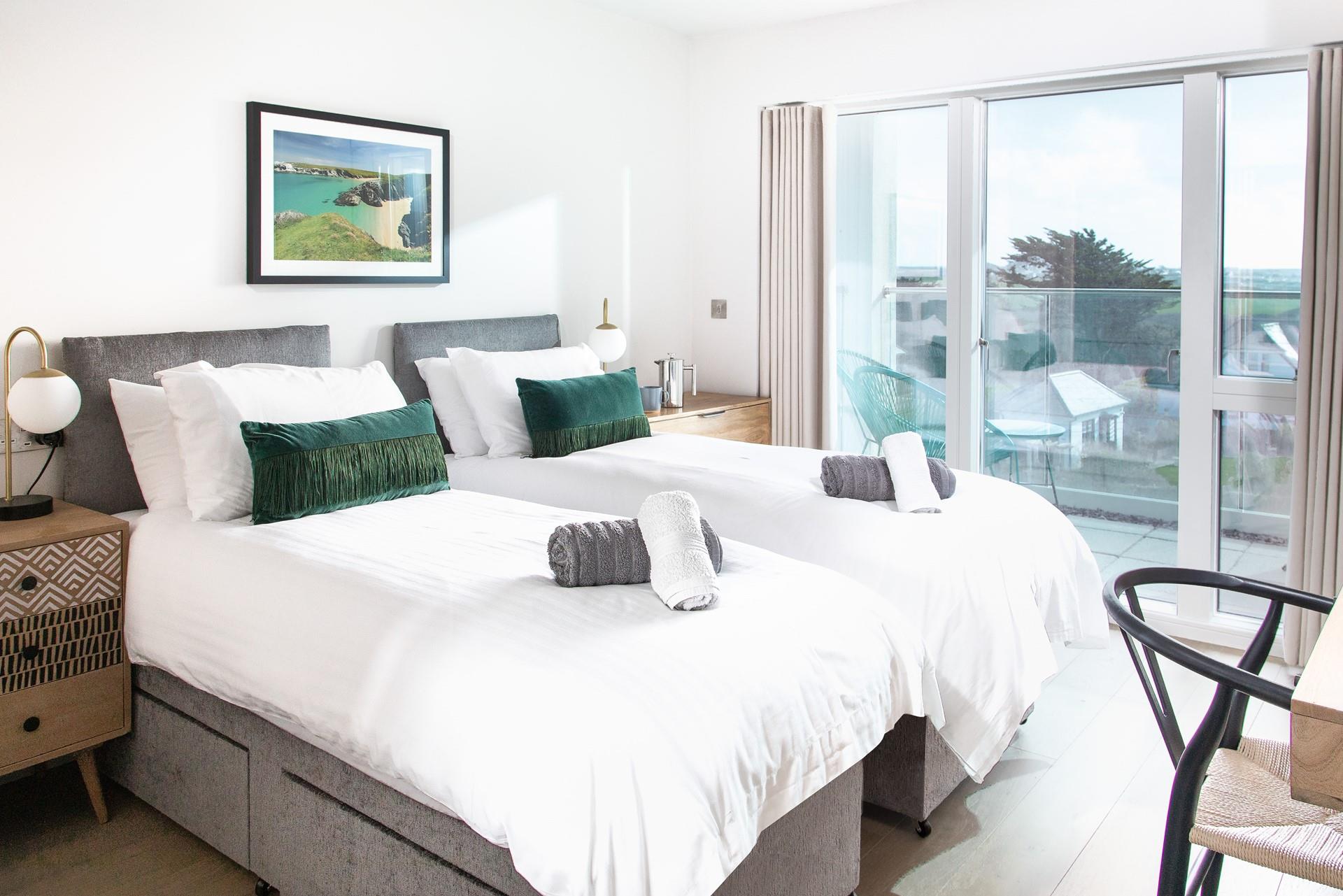 Neutral tones with a touch of opulence, mean you will be sure to sleep soundly in the luxurious bedrooms. 