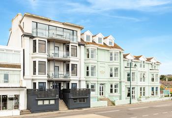 The Penthouse is ideally located in the heart of Penzance.