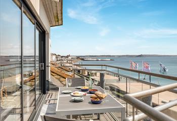 Stunning sea views await at this stylish penthouse.