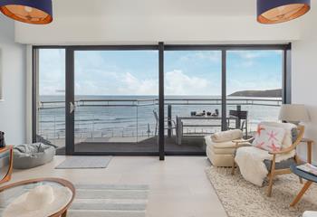 Open the balcony doors to let the sea air in as you admire the view!