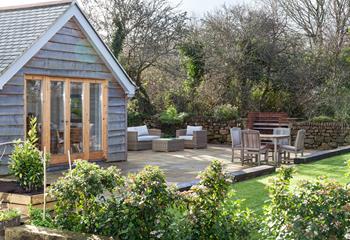 Plan your day over hot coffee and Cornish buttered toast in the private garden.