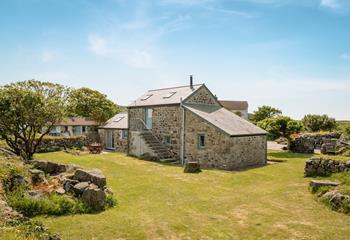 Explore the surrounding gardens at Turnstones.