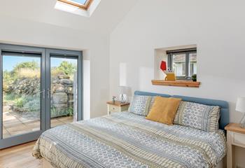 Wake up in a comfortable king size bed each morning.