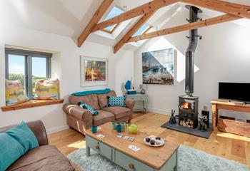 Offering ample space for the whole family, relish moments together, sinking into the sofas whilst enjoying a night of movies and games.