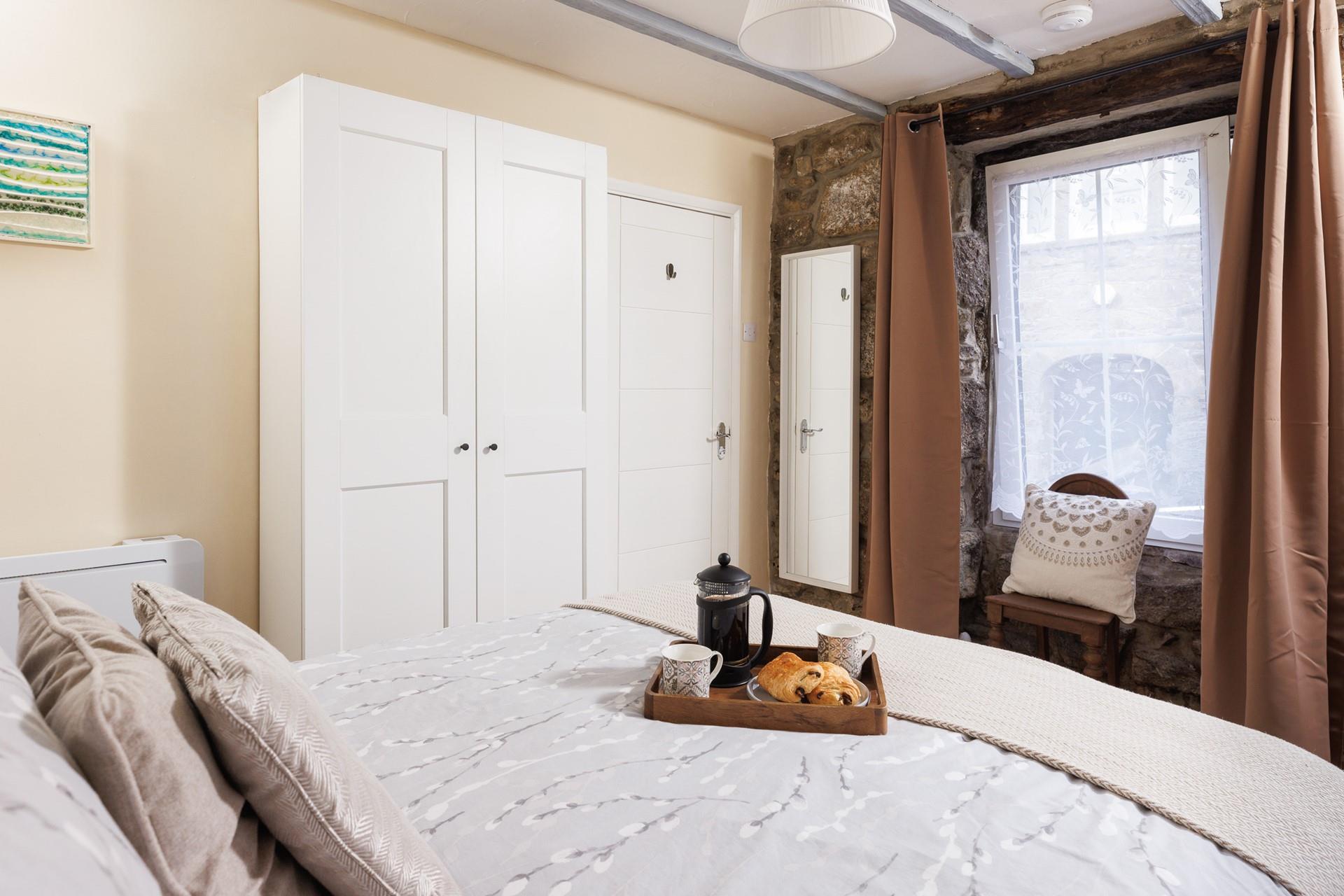 Ample storage ensures there is plenty of room for your belongings as well as any special souvenirs you pick up along the way.