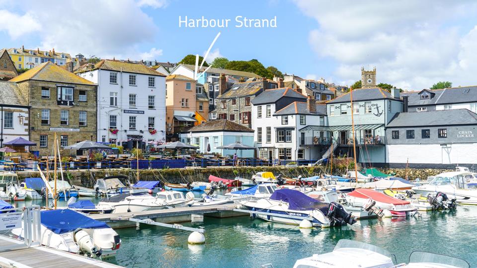 In the heart of the action, enjoy watching the comings and goings of the harbour.
