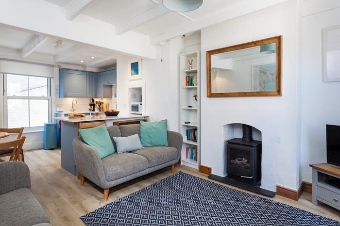 6 Church Place, Sleeps 4 in Downalong