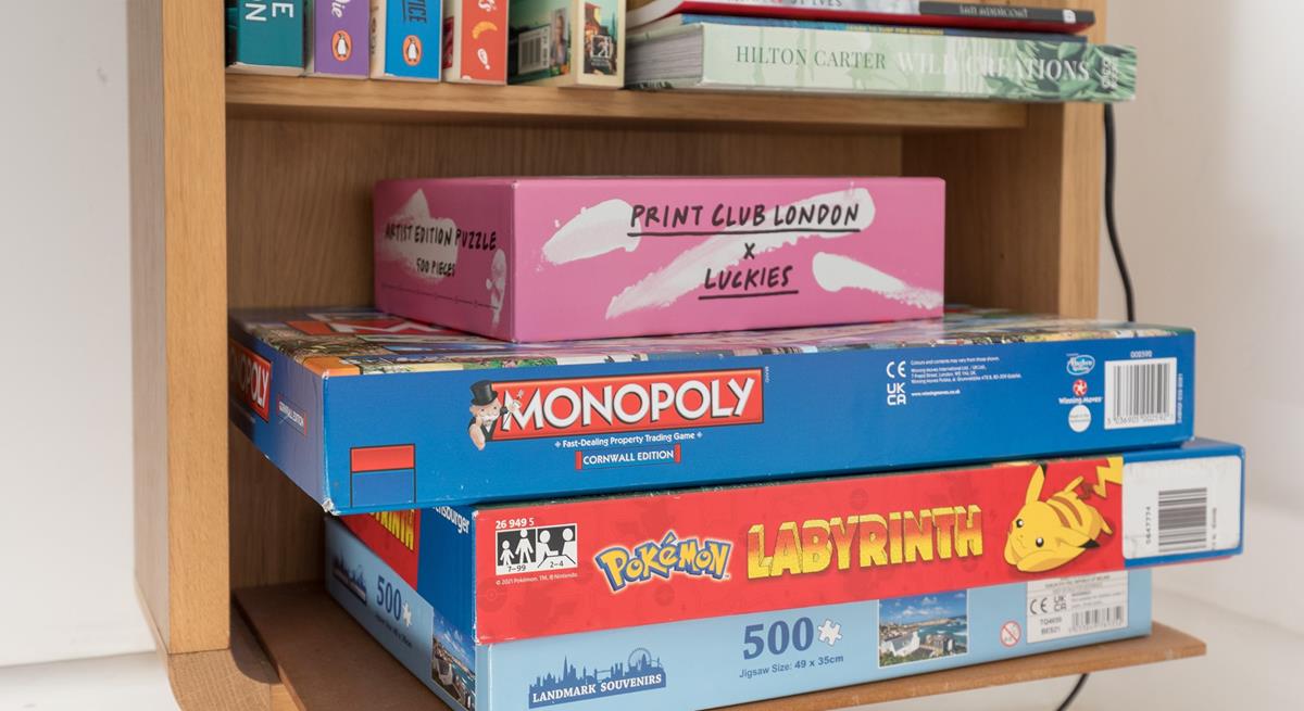 The games are ideal for spending family nights in the cottage!