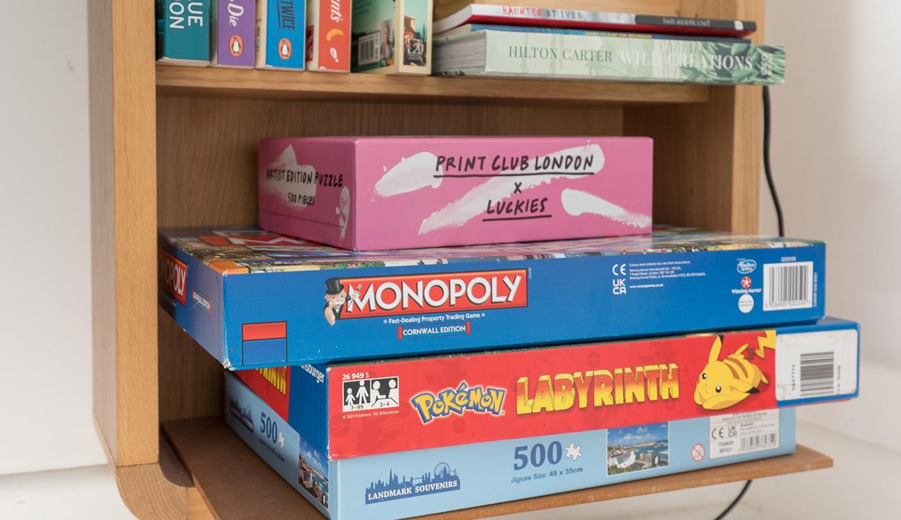 The games are ideal for spending family nights in the cottage!