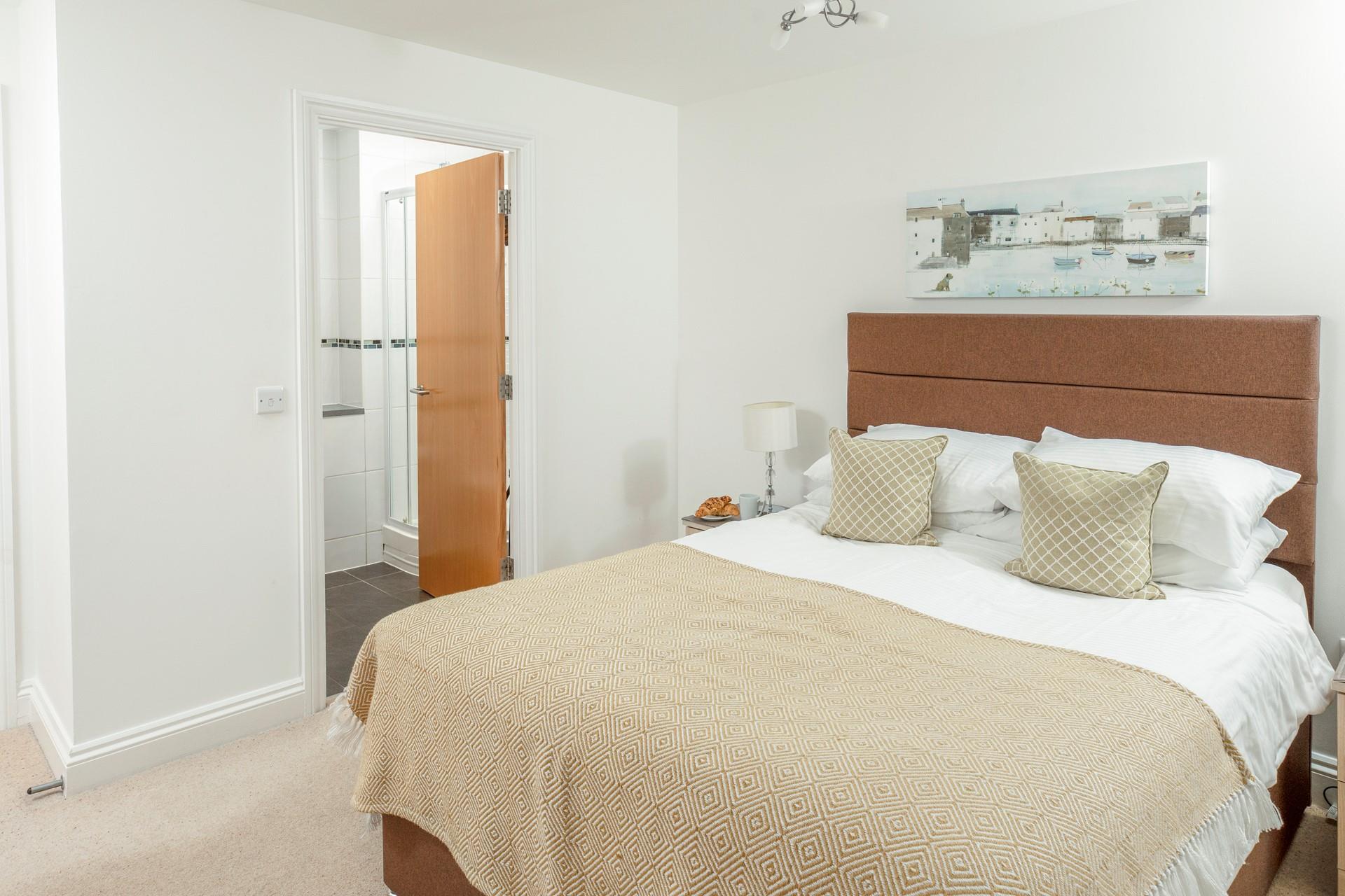 Step into the en suite and get ready to explore the beautiful coastline around Newquay.