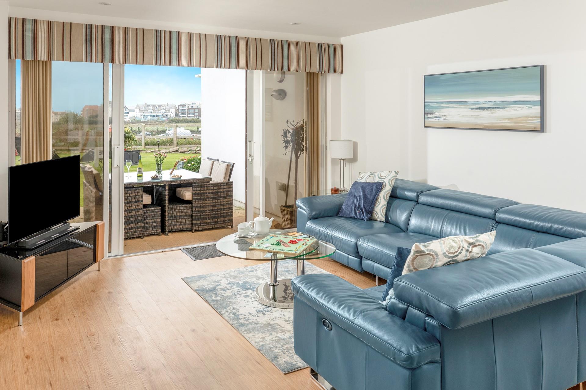 Open the patio doors and let the sunshine in as you admire the views.