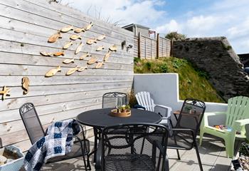 Why not spend a sunny afternoon hidden away on the decking area with a glass of something chilled and a good book?