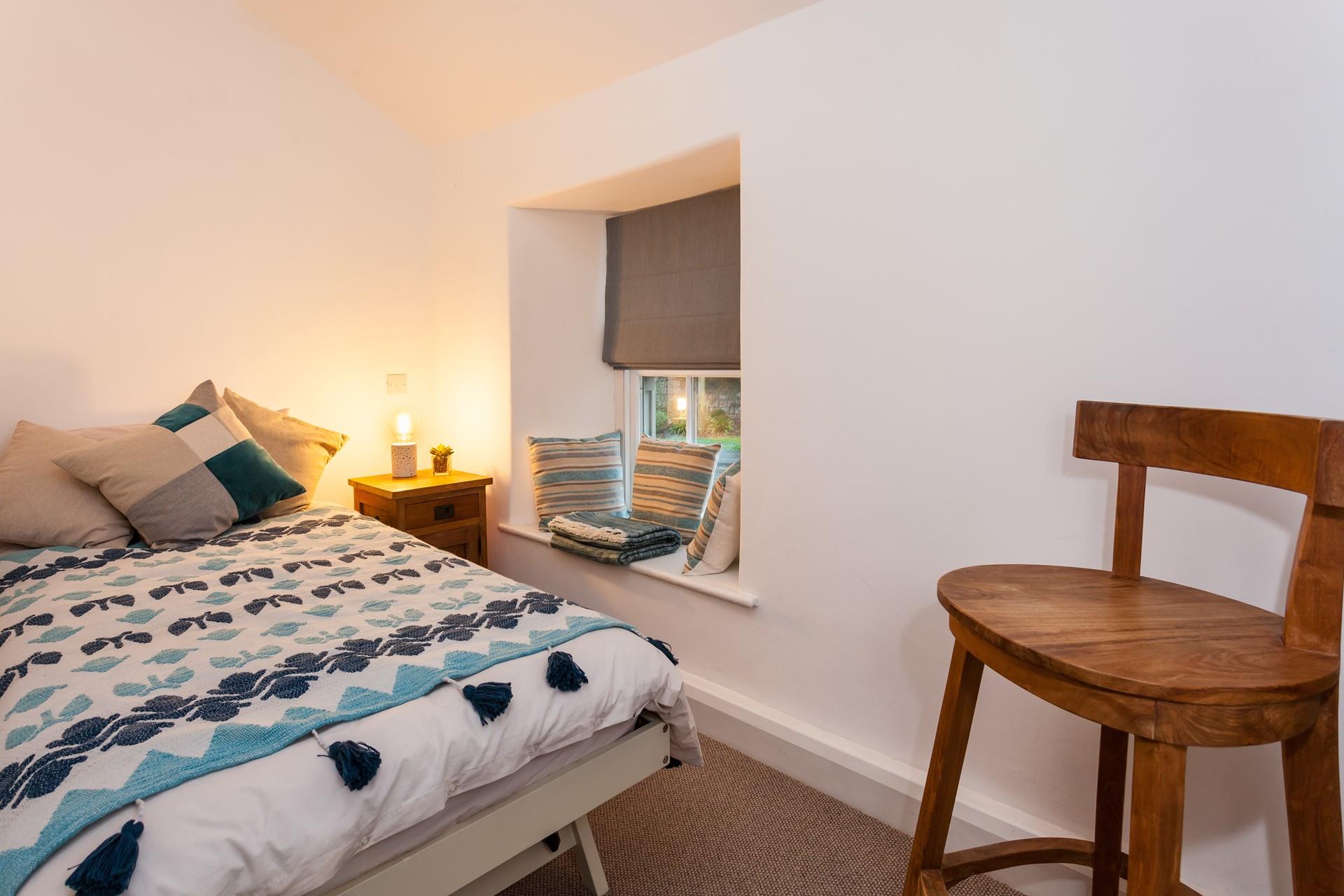 Snug and cosy, the single bedroom is perfect for one. 