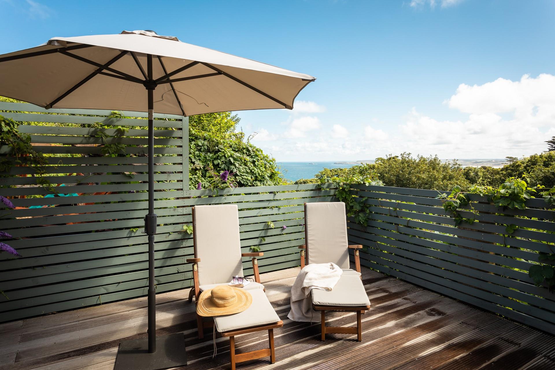 Relax and take in the stunning views across Carbis Bay and towards Hayle. 