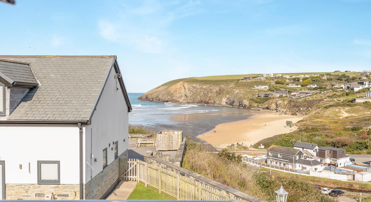 Find yourself just a short stroll from the beach and coastal path.