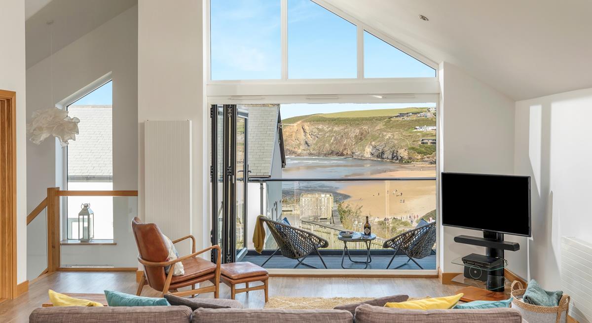 Reverse living at The Oyster Bed makes the most of the stunning views across Mawgan Porth. 