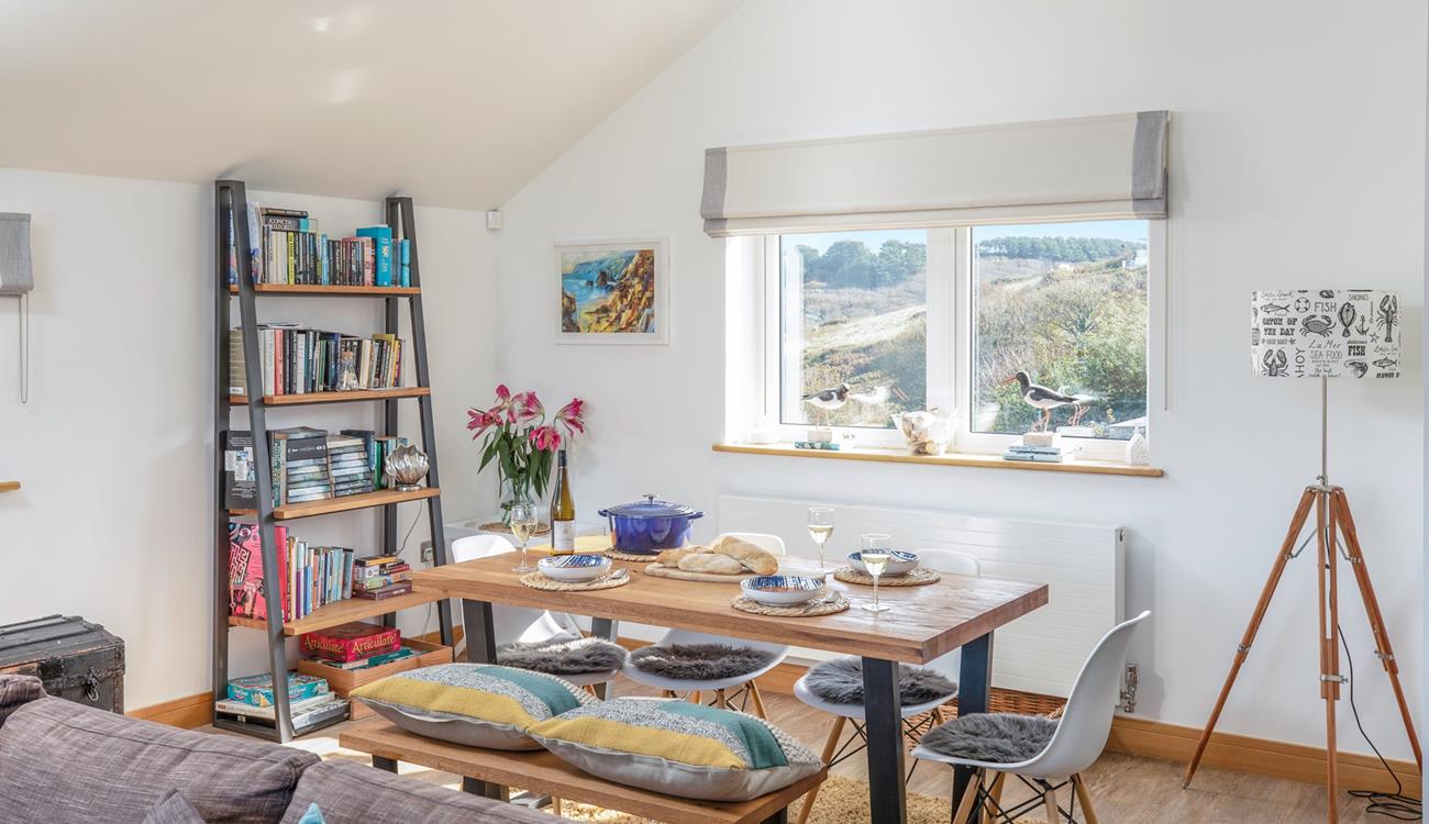 Enjoy a home-cooked meal, spending quality time with the family around the dining table.