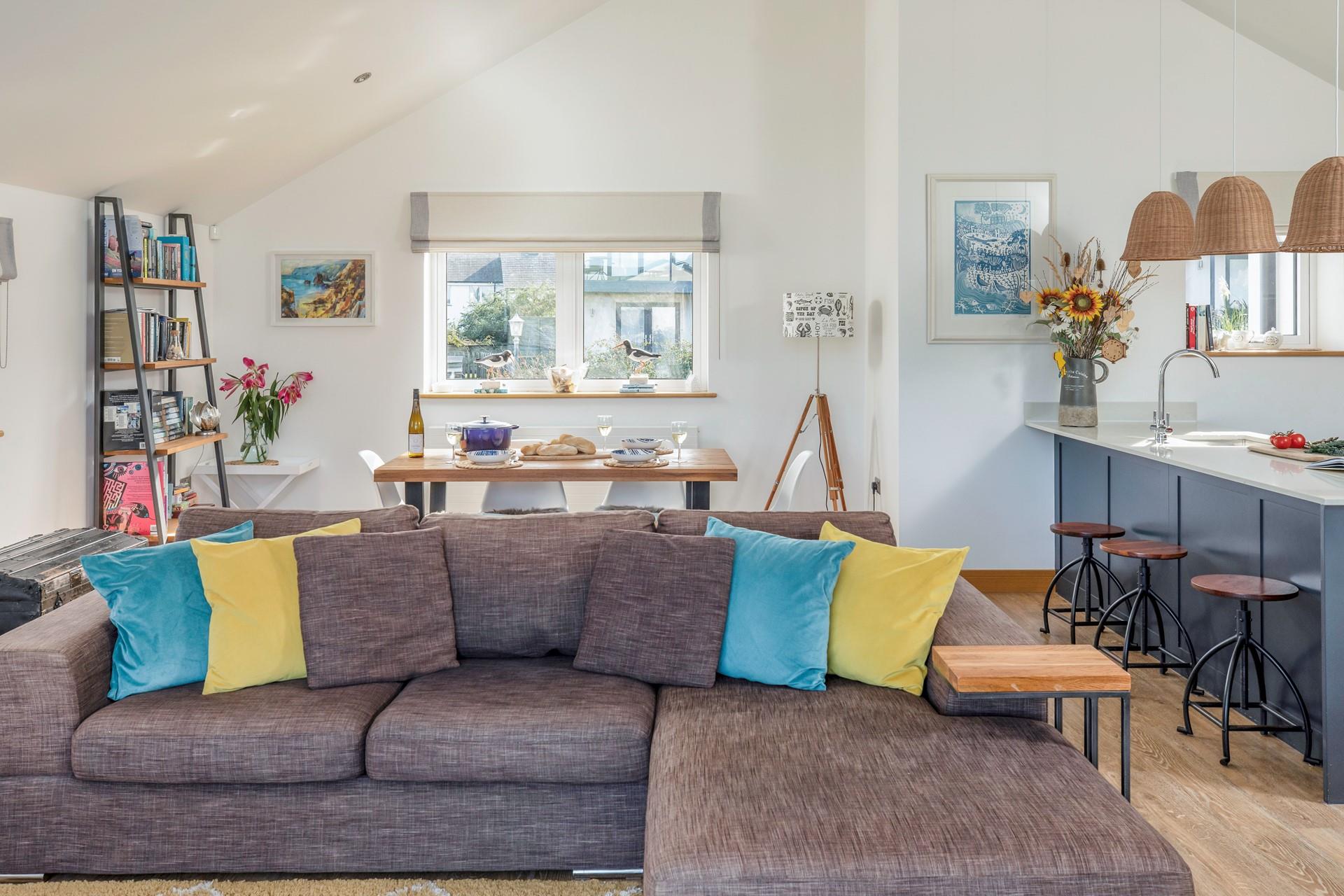 Open plan living make this a fabulous space for socialising with friends and family. 