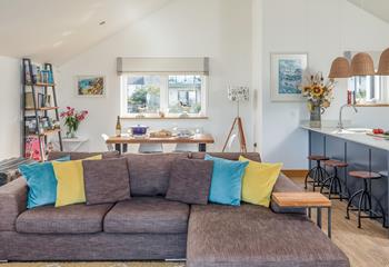 Open plan living make this a fabulous space for socialising with friends and family. 