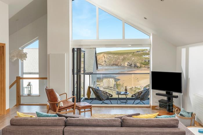 The Oyster Bed, Sleeps 4 in Mawgan Porth 