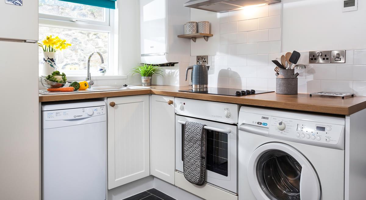 No washing up required here! Dine in with ease in the fully equipped kitchen. 