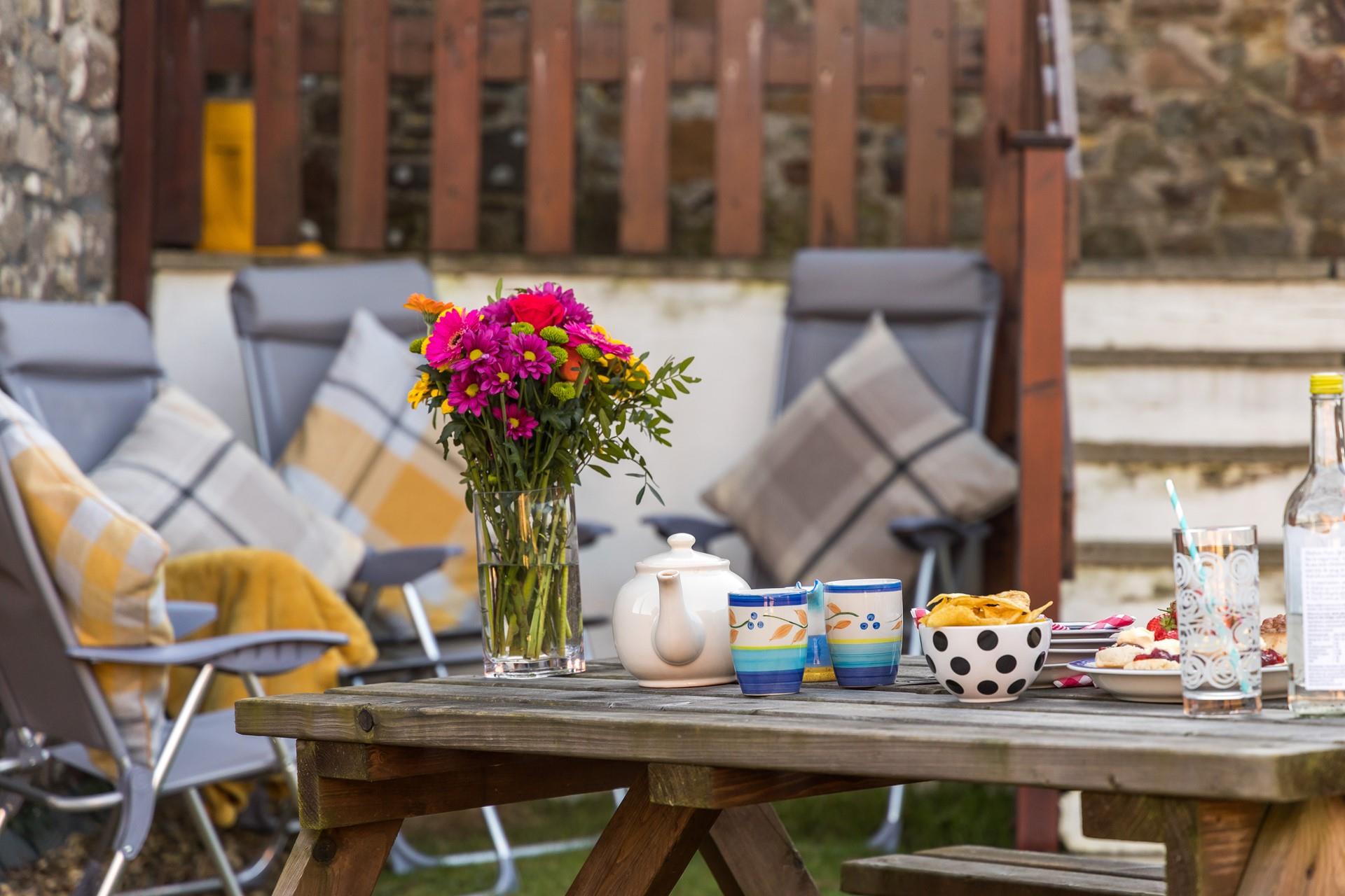 Enjoy alfresco drinks and nibbles in the garden.