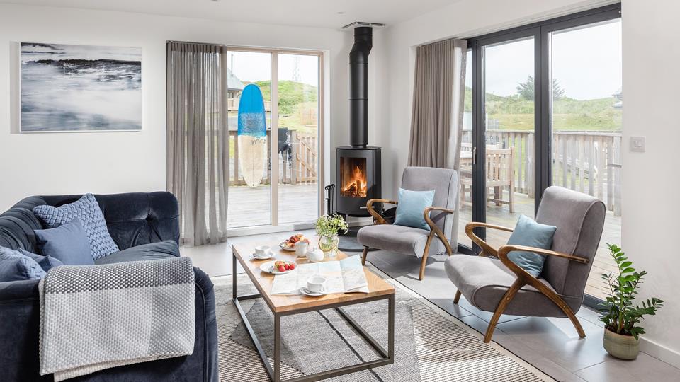 Fisher is perfect for any time of year- minutes from the beach for summer days spent splashing in the sea, but it also has a woodburner for cosy winter getaways.