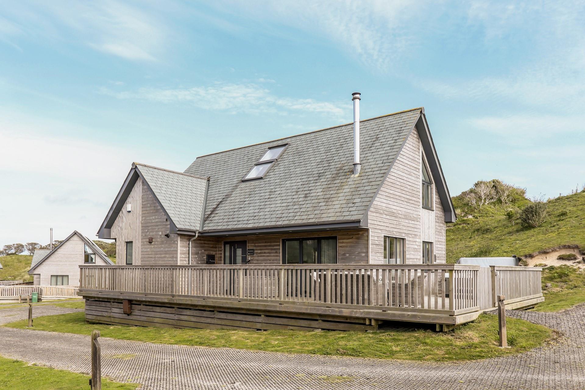 You can park straight outside the lodge making unloading easy.