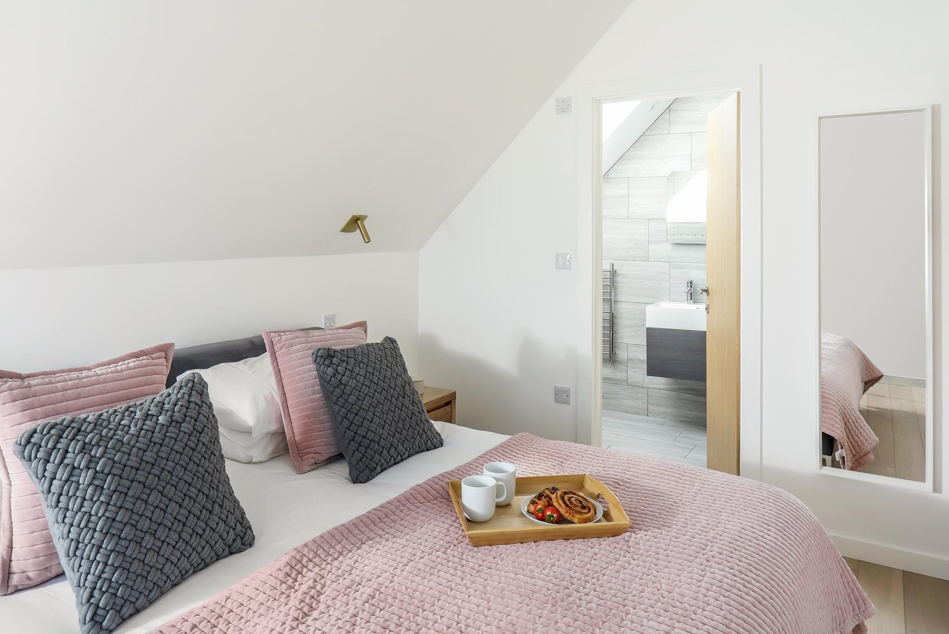 The relaxed lodge means you can forget about reality and enjoy a stress-free staycation. 