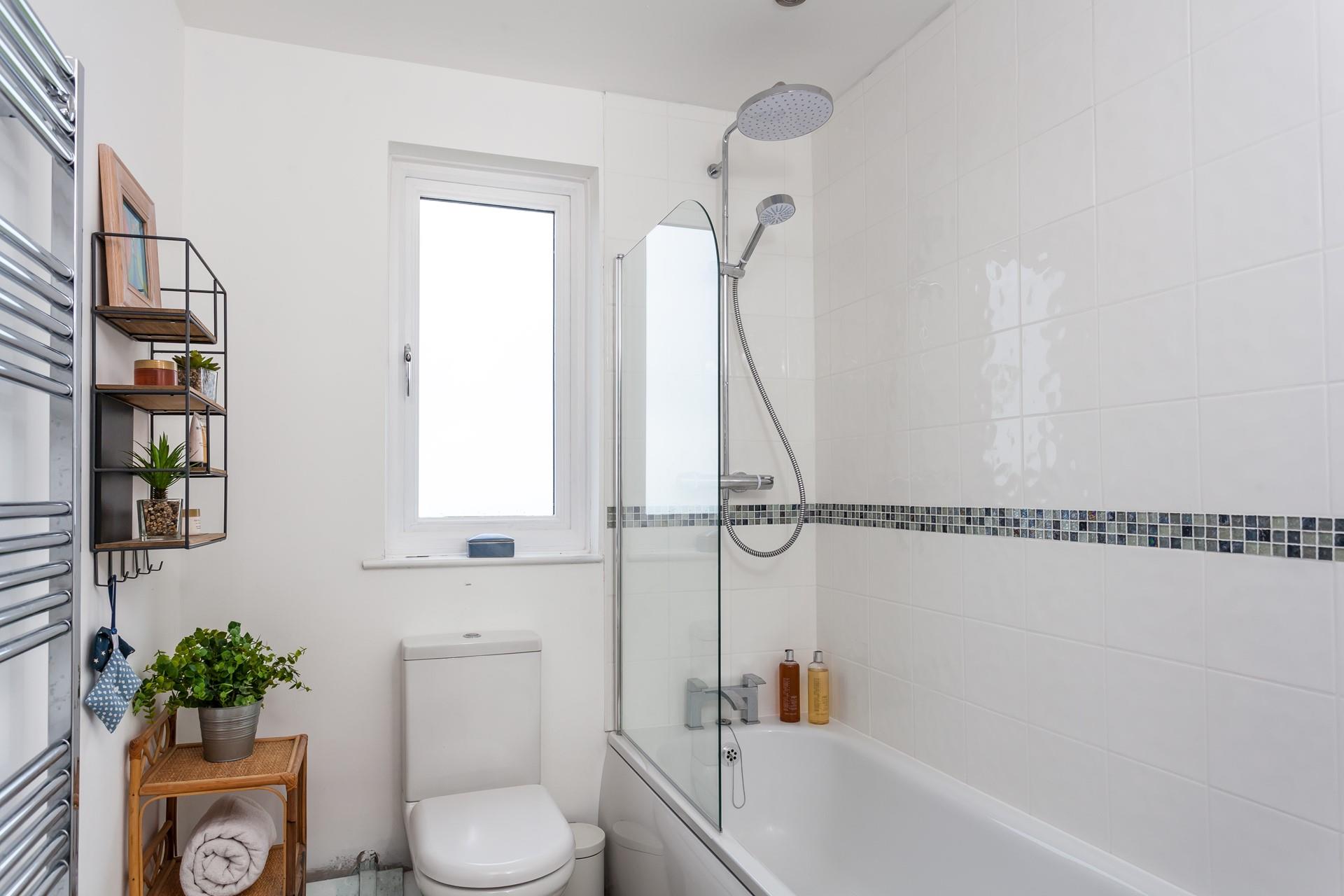 Run a bath to relax and unwind in the evening or start the day with an invigorating morning shower.